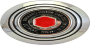 1932 900 LT.8 PACKARD HUBCAP